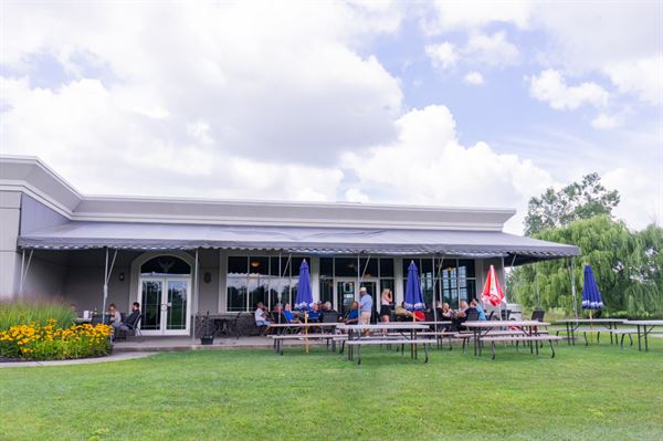 Diamond Hawk Golf Course & Pub "The Hawk"
