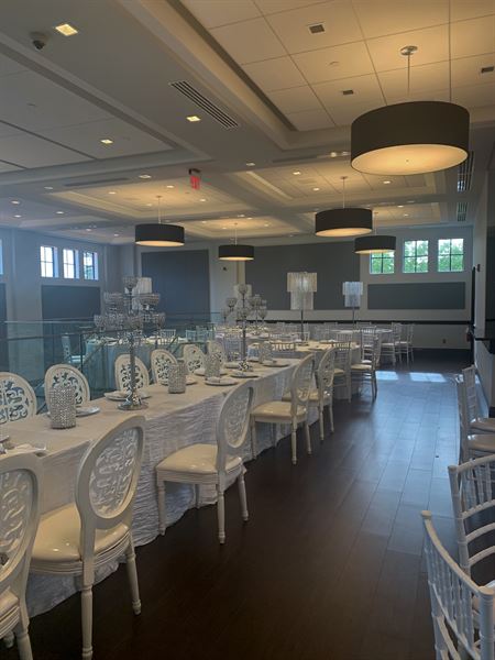 Promenade on the River