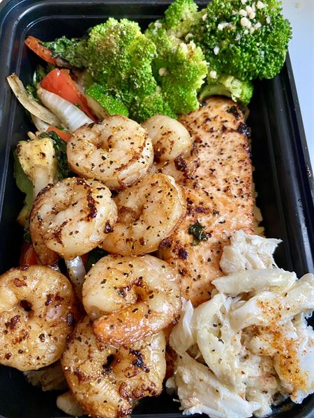 Wealthy Eats Kitchen LLC