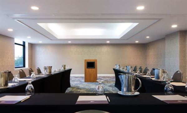 DoubleTree by Hilton Hotel Laurel