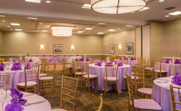 DoubleTree by Hilton Hotel Laurel