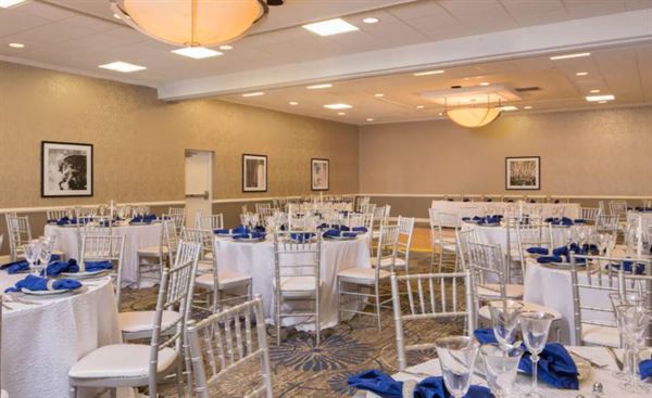 DoubleTree by Hilton Hotel Laurel