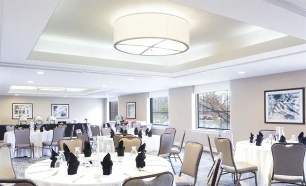 DoubleTree by Hilton Hotel Laurel