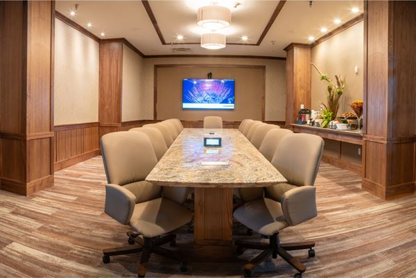 MCM Elegante Hotel & Conference Center