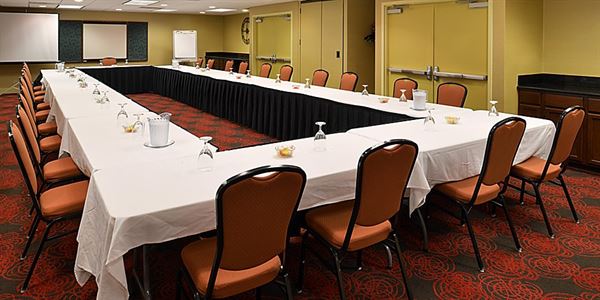 Holiday Inn Express Crestwood