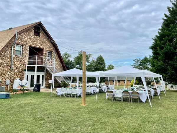 Axton Lodge's Rocky Knolls Barns