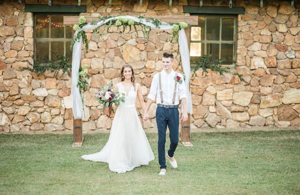 Axton Lodge's Rocky Knolls Barns