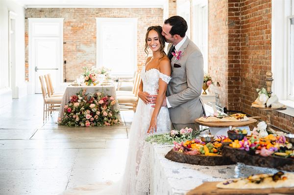 The Colonia Building