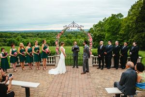 Cabin in the Hilltop Gardens