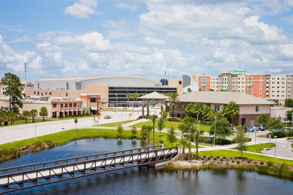 Fairwinds Alumni Center