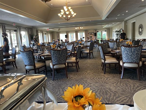 The Club At Longshore Lake