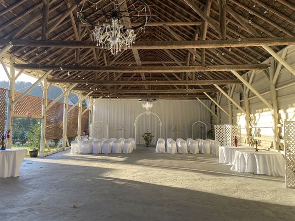 Veils and Roses Venue