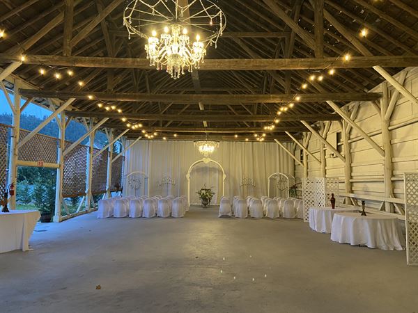 Veils and Roses Venue
