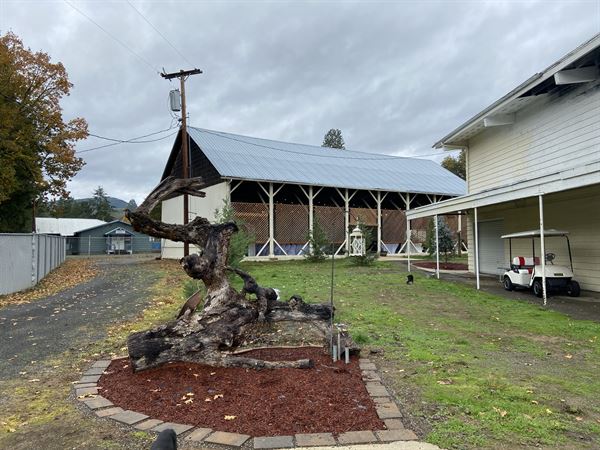 Veils and Roses Venue