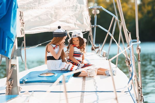 Sailing tour in the Pacific Ocean for up to 6 people