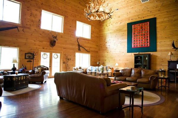 The Knotty Pine Lodge