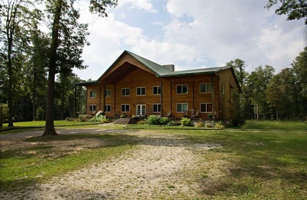 The Knotty Pine Lodge