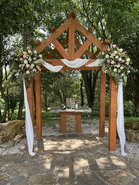 WhitLee Springs Weddings and Events, LLC