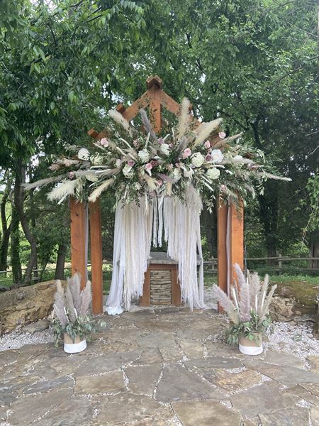 WhitLee Springs Weddings and Events, LLC