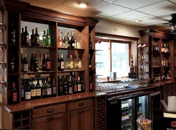 The Delavan Lake Store & Lounge