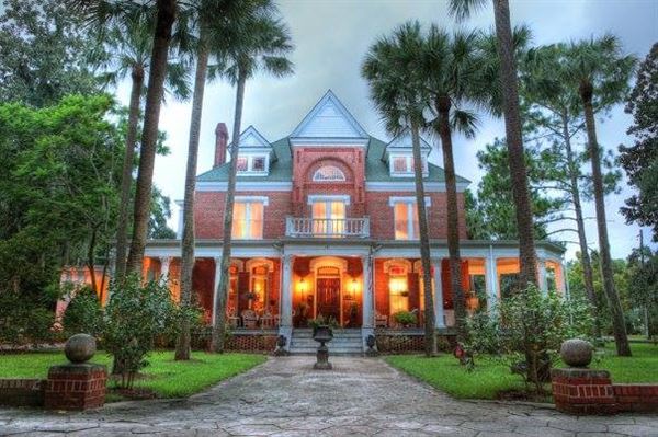 Brunswick Manor Bed & Breakfast