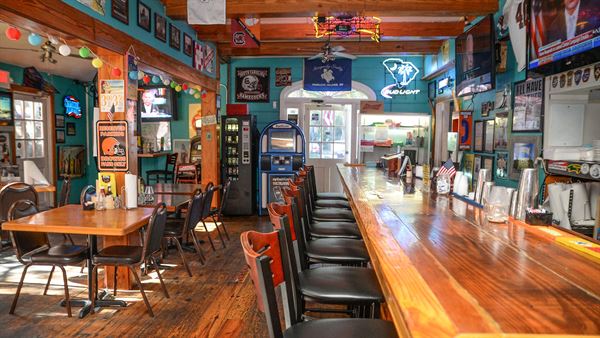 Island Bar and Grill, Pawleys Island