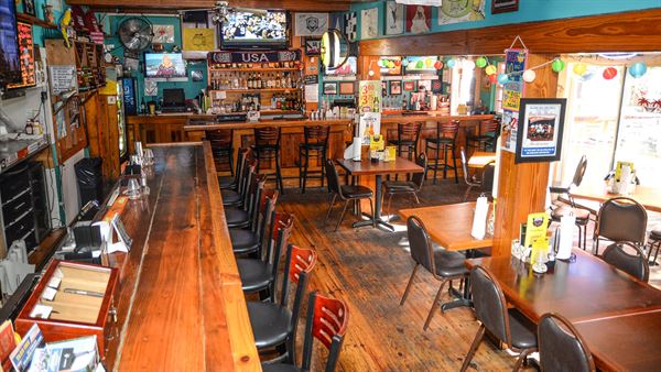 Island Bar and Grill, Pawleys Island