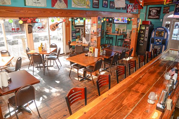 Island Bar and Grill, Pawleys Island