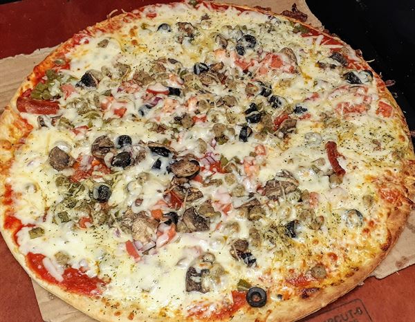 Minnie's Pizza and Paint Shop