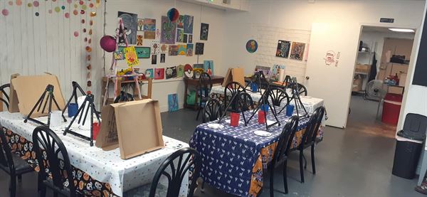 Minnie's Pizza and Paint Shop