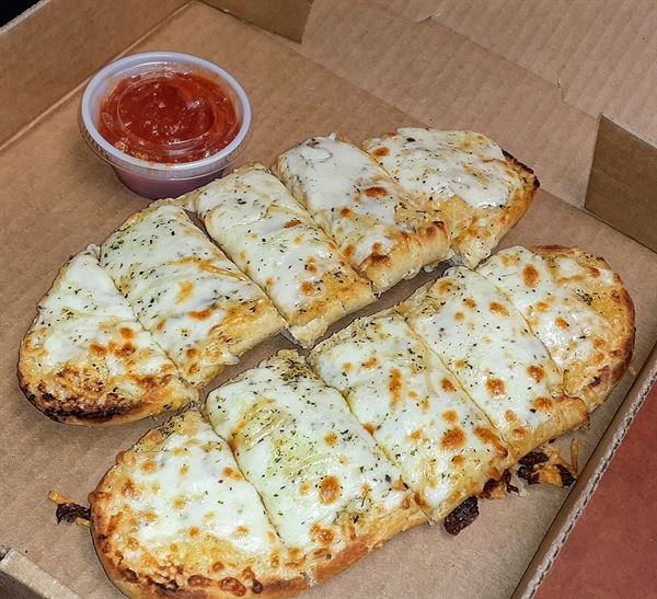 Minnie's Pizza and Paint Shop