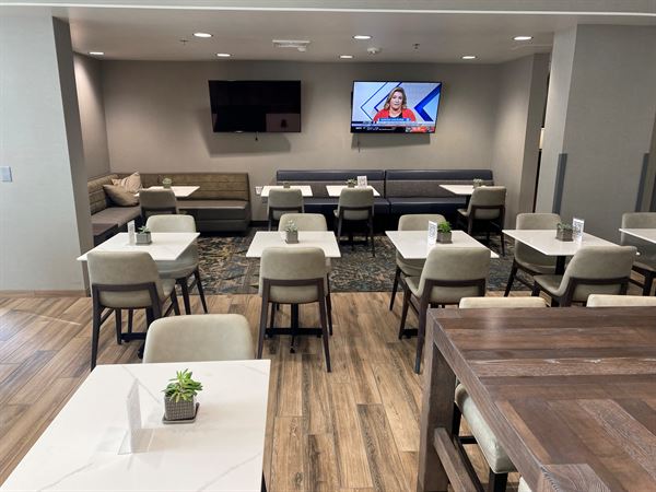 The Golden Finch at Residence Inn by Marriott Sacramento Airport Natomas