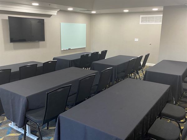 The Golden Finch at Residence Inn by Marriott Sacramento Airport Natomas