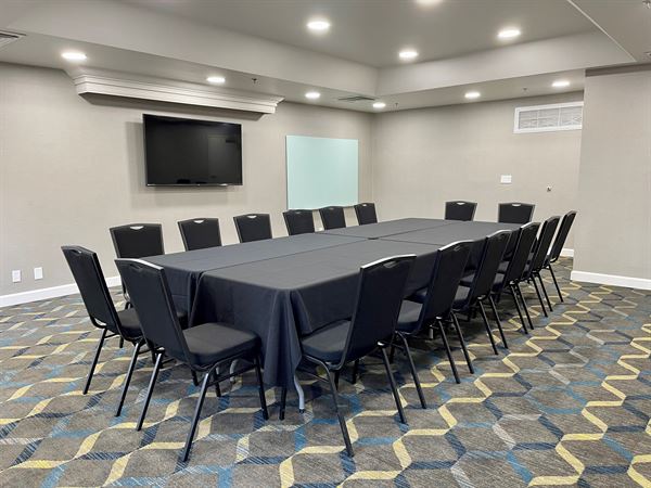 The Golden Finch at Residence Inn by Marriott Sacramento Airport Natomas