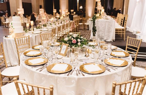 One King West Hotel & Residence