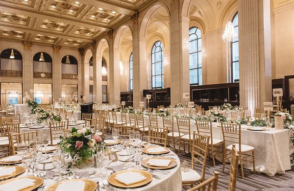 One King West Hotel & Residence