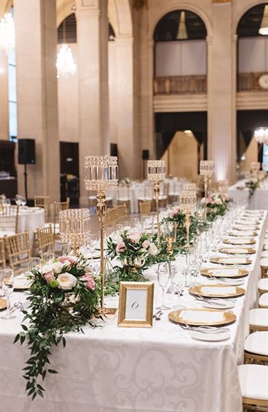 One King West Hotel & Residence