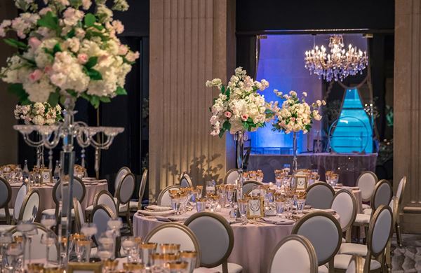 One King West Hotel & Residence