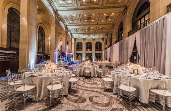 One King West Hotel & Residence