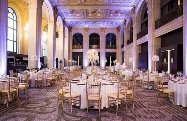 One King West Hotel & Residence