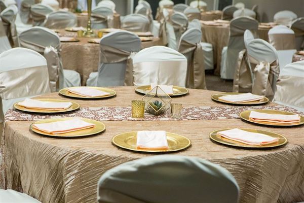 Eastlake Suites Hotel & Conference Center By OYO Urbana