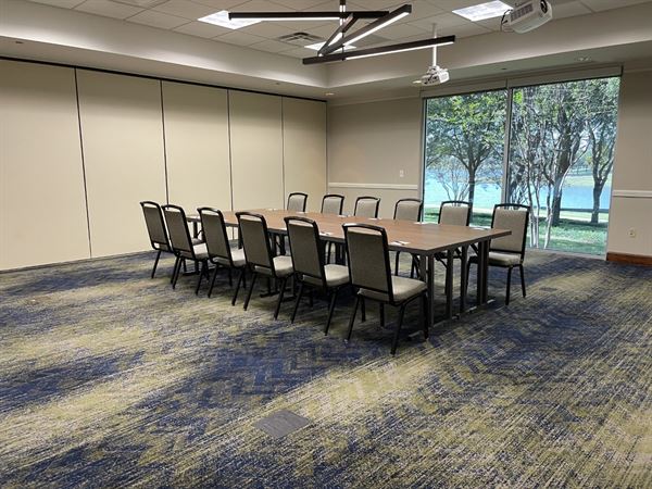 DoubleTree by Hilton Dallas-Farmers Branch