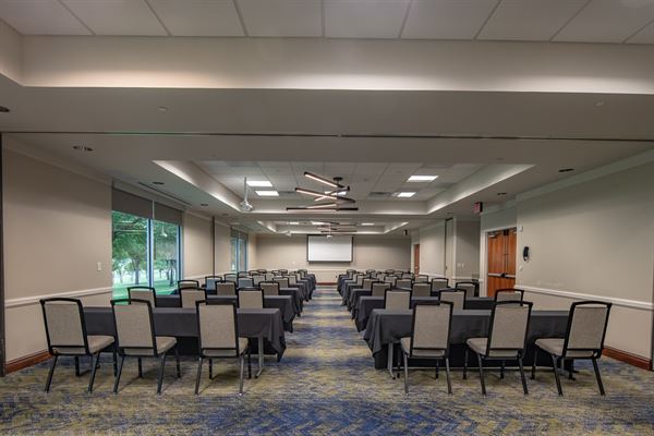 DoubleTree by Hilton Dallas-Farmers Branch