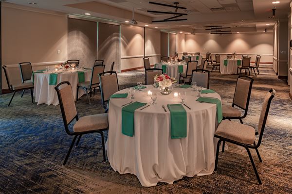 DoubleTree by Hilton Dallas-Farmers Branch