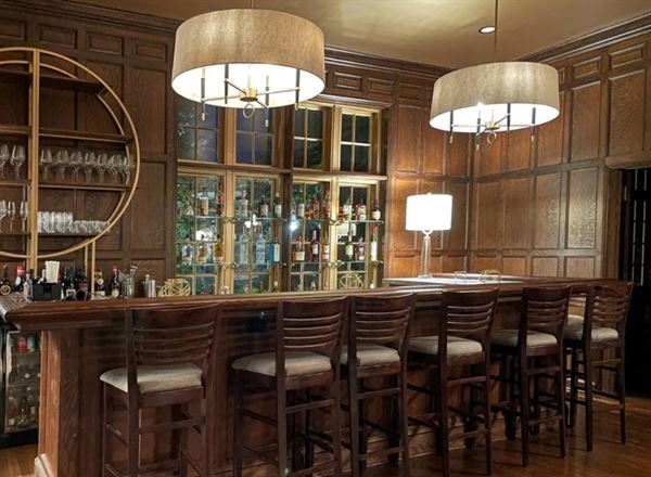 The Argus Hotel & Lounge