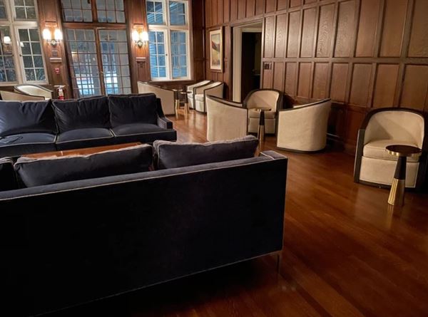 The Argus Hotel & Lounge