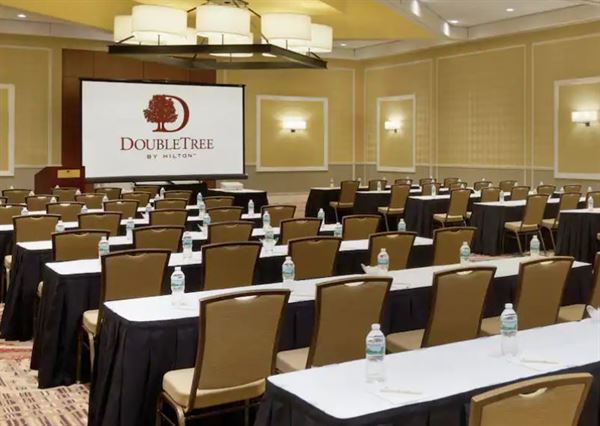 DoubleTree by Hilton Somerset Hotel and Conference Center