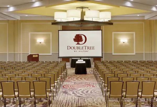 DoubleTree by Hilton Somerset Hotel and Conference Center