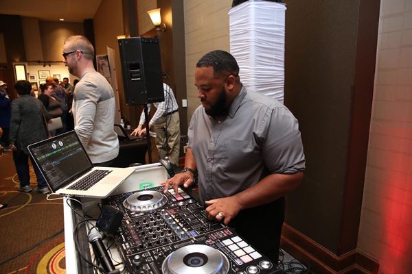 Rusch Entertainment Weddings R Us-TC