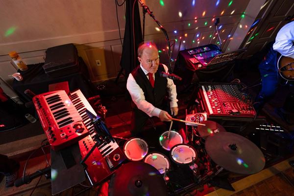 Rusch Entertainment Weddings R Us-TC